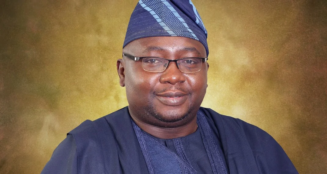 Bayo_adelabu_profile_picture.webp